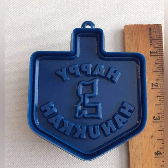 Hanukkah Dreidel Cookie Cutter - Picture 3 of 4